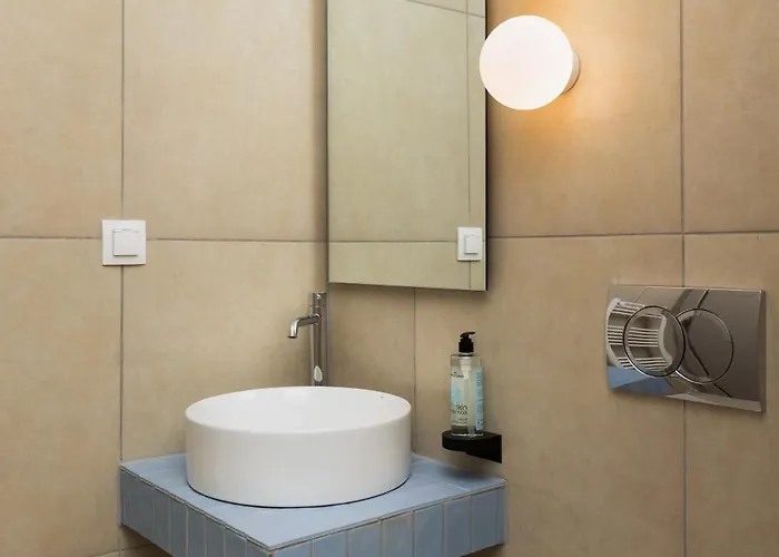 Celine By Halu! Cozy In The Center *