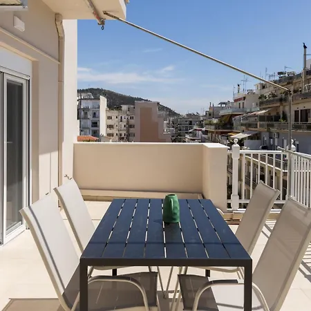 Celine By Halu! Cozy In The Center *