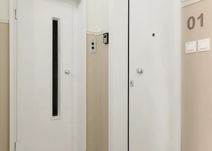 Celine By Halu! Cozy In The Center * Vólosz