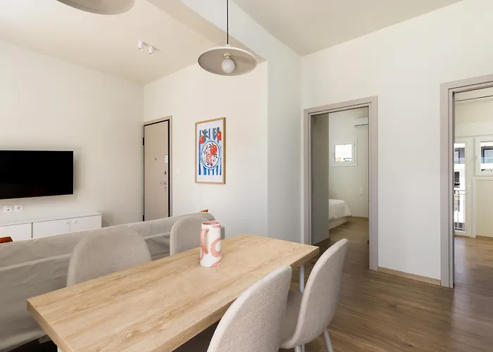 Celine By Halu! Cozy In The Center *